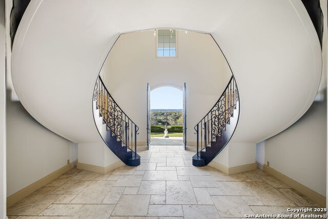 Image 20 of 137 For 11 Whitechurch