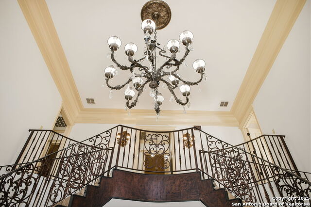 Image 24 of 137 For 11 Whitechurch