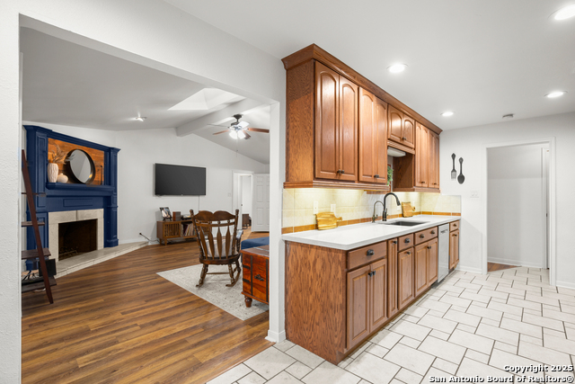 Image 10 of 38 For 305 Tanglewood E