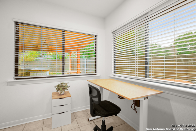 Image 15 of 38 For 305 Tanglewood E