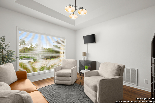 Image 16 of 38 For 305 Tanglewood E