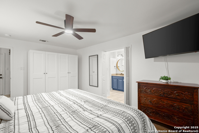 Image 20 of 38 For 305 Tanglewood E