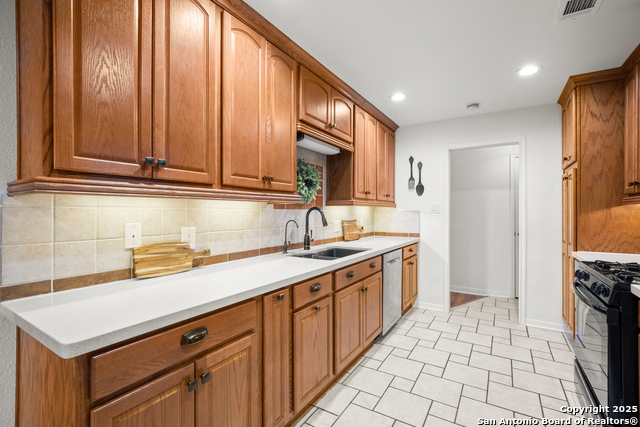 Image 9 of 38 For 305 Tanglewood E