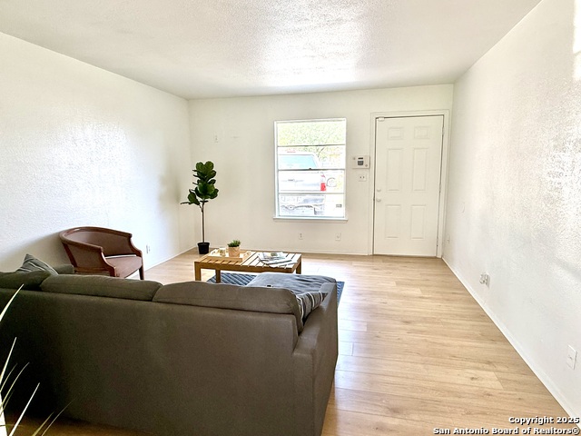 Image 13 of 16 For 4723 Castle Rose