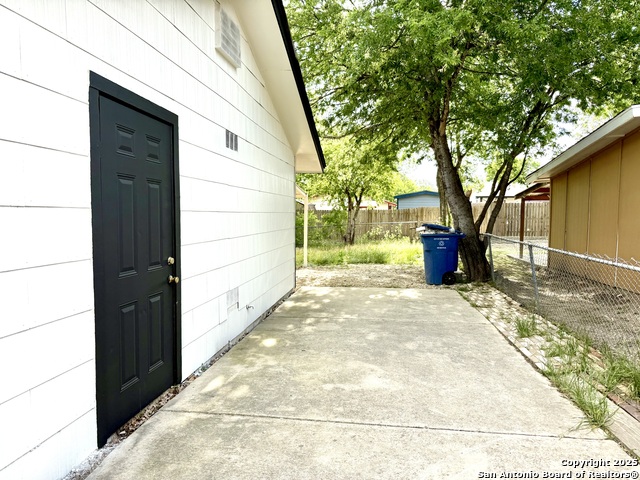 Image 14 of 16 For 4723 Castle Rose