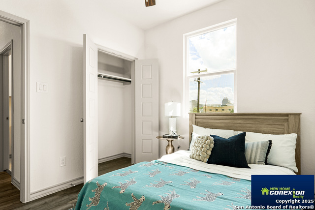 Image 24 of 35 For 310 W Evergreen St #113