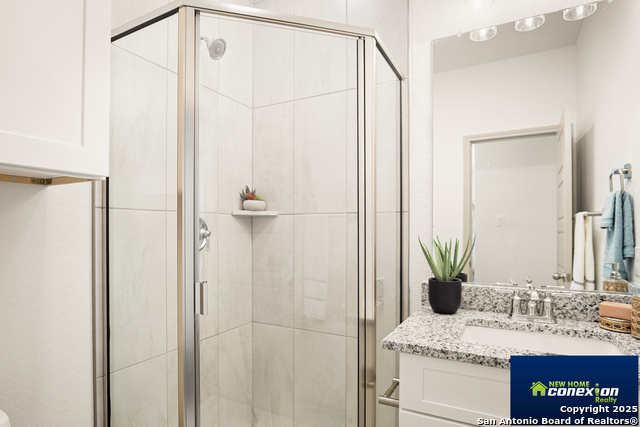 Image 29 of 35 For 310 W Evergreen St #113