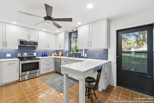 Image 34 of 50 For 1072 Summit  