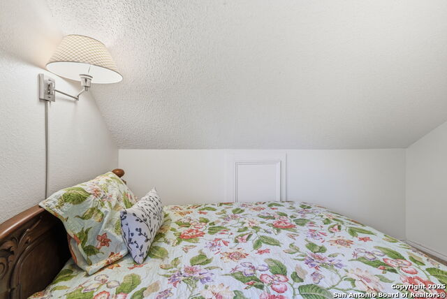 Image 48 of 50 For 1072 Summit  