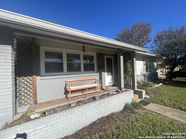 Image 3 of 28 For 880 Merriweather