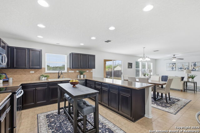 Listing photo id 9 for 7923 Martinelli