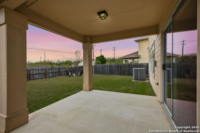 Listing photo id 32 for 7923 Martinelli