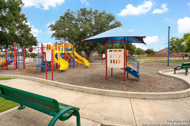 Listing photo id 38 for 7923 Martinelli