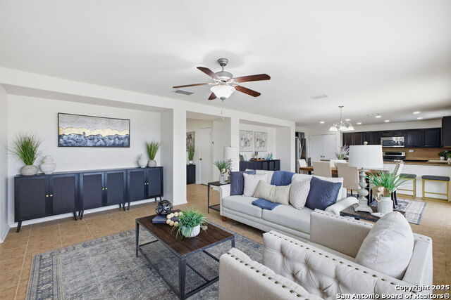 Listing photo id 3 for 7923 Martinelli