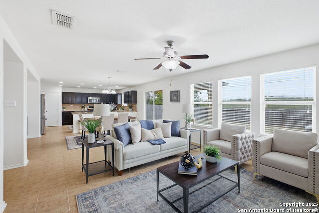 Listing photo id 6 for 7923 Martinelli