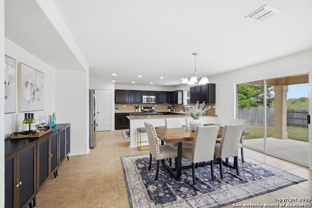 Listing photo id 7 for 7923 Martinelli