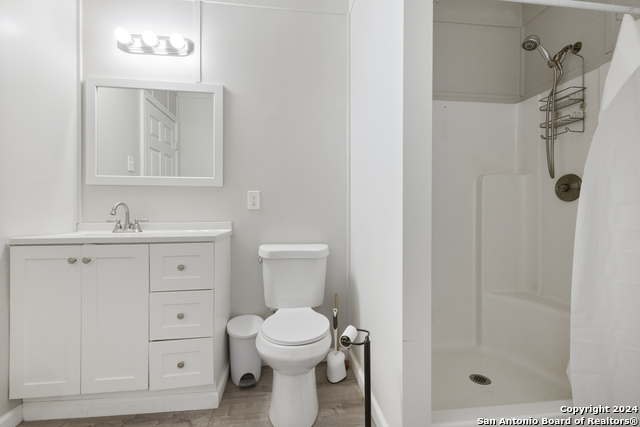 Image 8 of 13 For 2124 Polly Ln