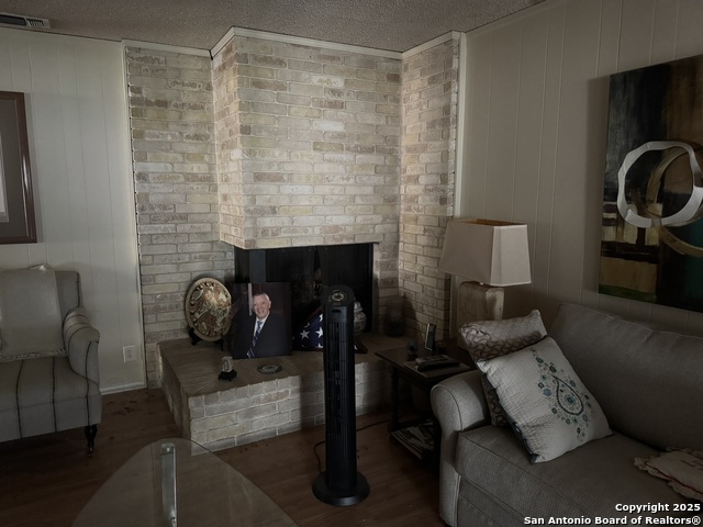 Image 7 of 8 For 7038 Forest Way