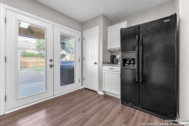 Listing photo id 15 for 9207 Silver  