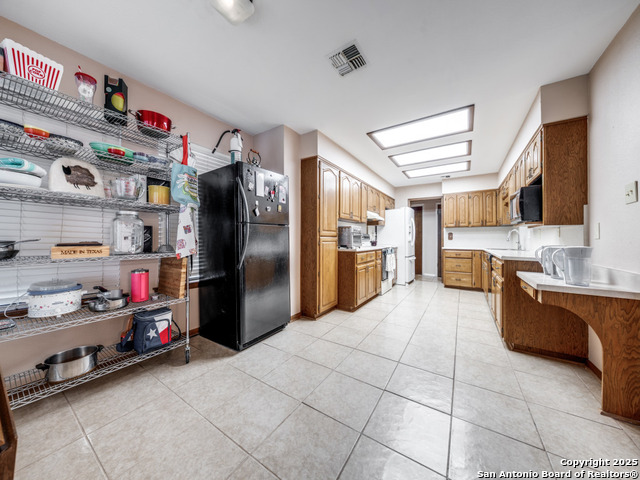 Image 10 of 23 For 4818 Winthop