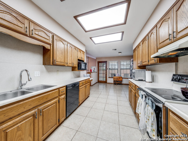 Image 12 of 23 For 4818 Winthop