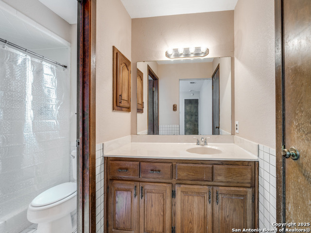 Image 16 of 23 For 4818 Winthop