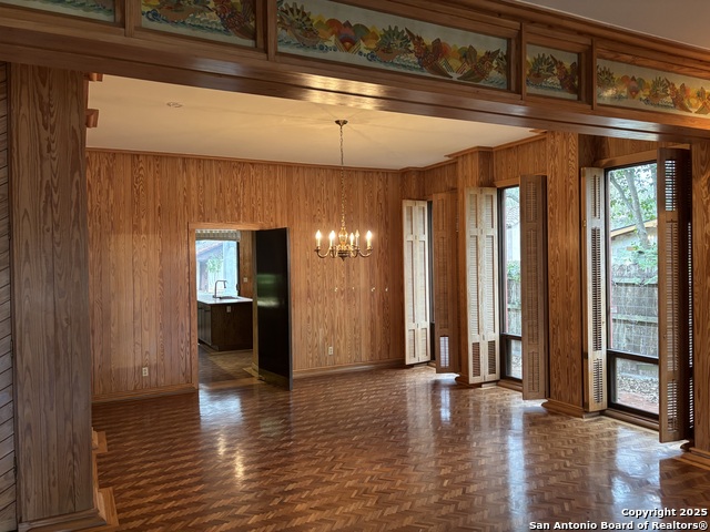 Image 5 of 8 For 1049 Allen Ave.