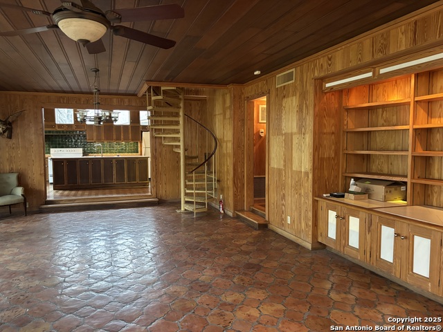 Image 6 of 8 For 1049 Allen Ave.