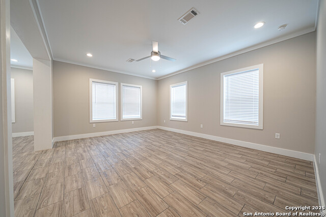 Image 11 of 33 For 1420 Burleson