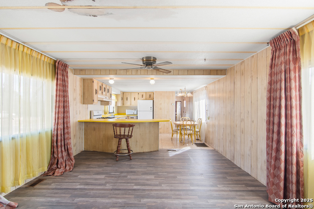 Image 10 of 22 For 401 Uvalde Oaks Dr