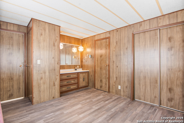 Image 17 of 22 For 401 Uvalde Oaks Dr