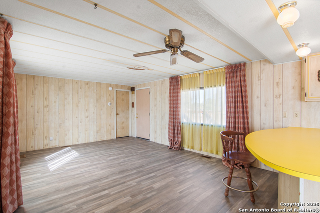 Image 19 of 22 For 401 Uvalde Oaks Dr