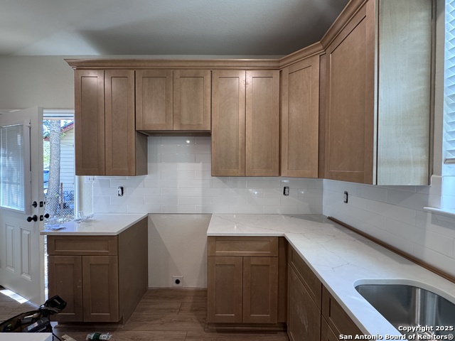 Image 6 of 17 For 346 Walton Ave