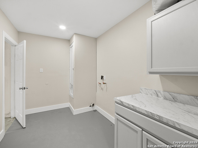 Image 31 of 41 For 154 Parkview Dr