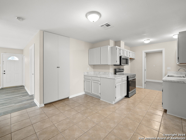 Image 7 of 41 For 154 Parkview Dr