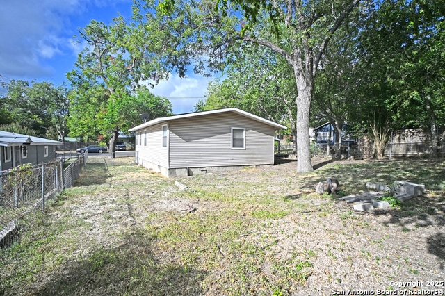 Image 18 of 20 For 633 Academy S