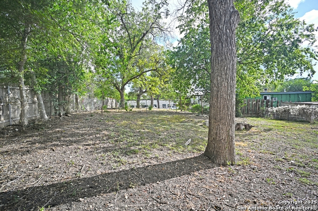 Image 19 of 20 For 633 Academy S