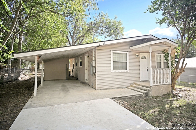 Image 2 of 20 For 633 Academy S