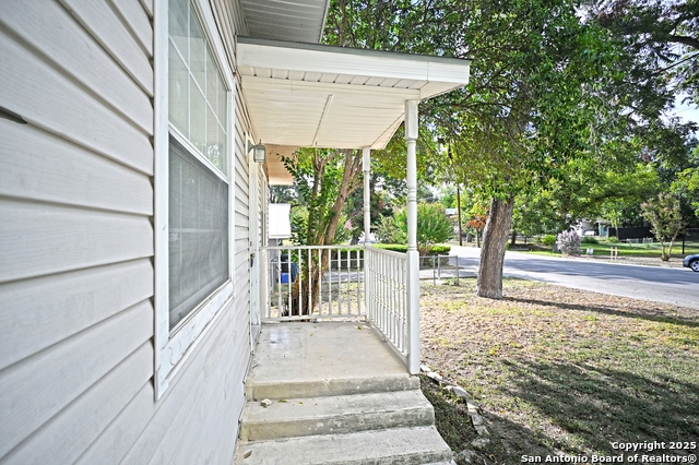 Image 4 of 20 For 633 Academy S