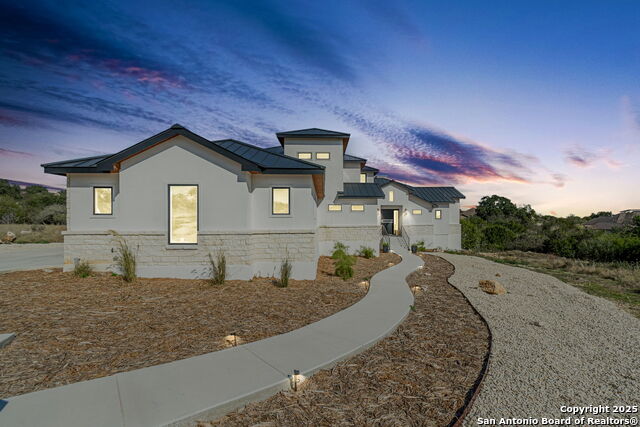 Listing photo id 0 for 956 Petite Verdot