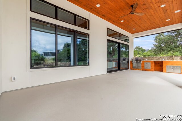 Listing photo id 52 for 956 Petite Verdot