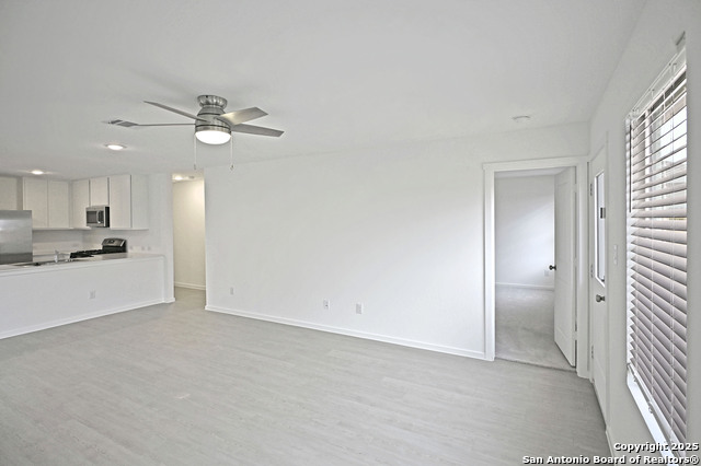 Image 17 of 27 For 3805 Swift Fox