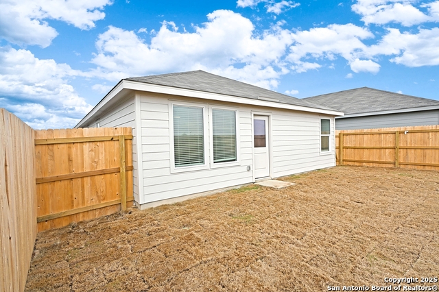 Image 26 of 27 For 3805 Swift Fox