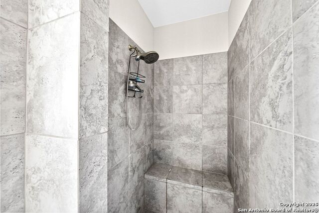 Listing photo id 15 for 8623 Carmel Rose