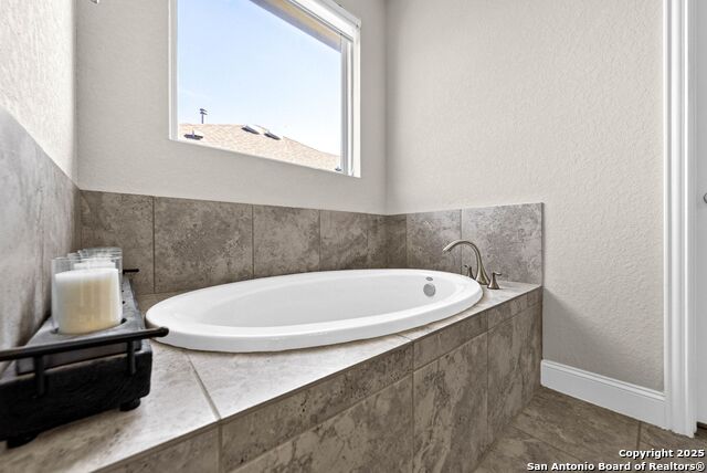 Listing photo id 16 for 8623 Carmel Rose