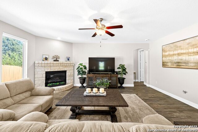 Listing photo id 1 for 8623 Carmel Rose