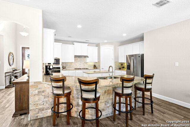 Listing photo id 4 for 8623 Carmel Rose