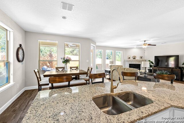 Listing photo id 7 for 8623 Carmel Rose