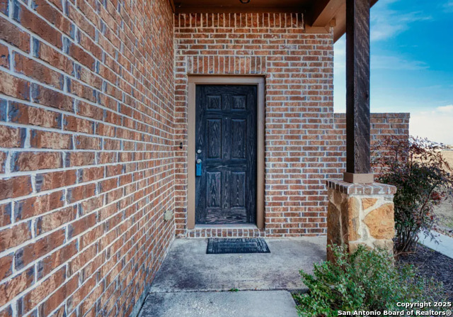 Image 3 of 14 For 307 Creekside