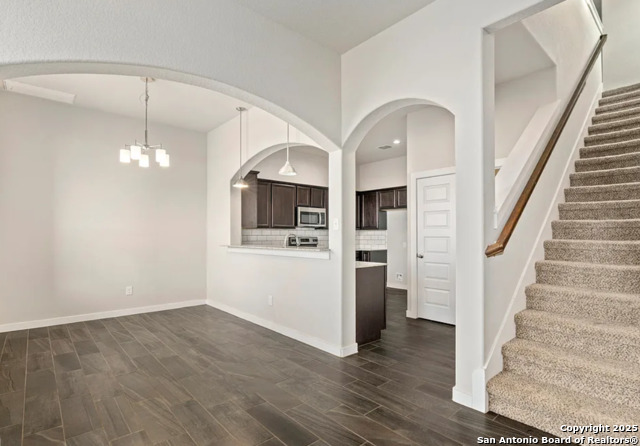 Image 6 of 14 For 307 Creekside